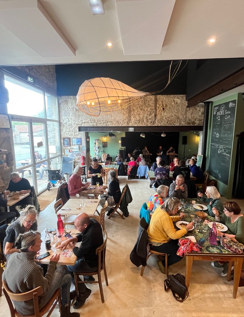 La Baleine à Bascule — café-restaurant et salle de spectacle en Périgord Vert